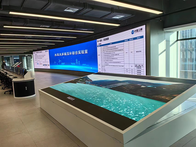 小間距LED顯示屏,高清細(xì)膩畫(huà)面,制霸者