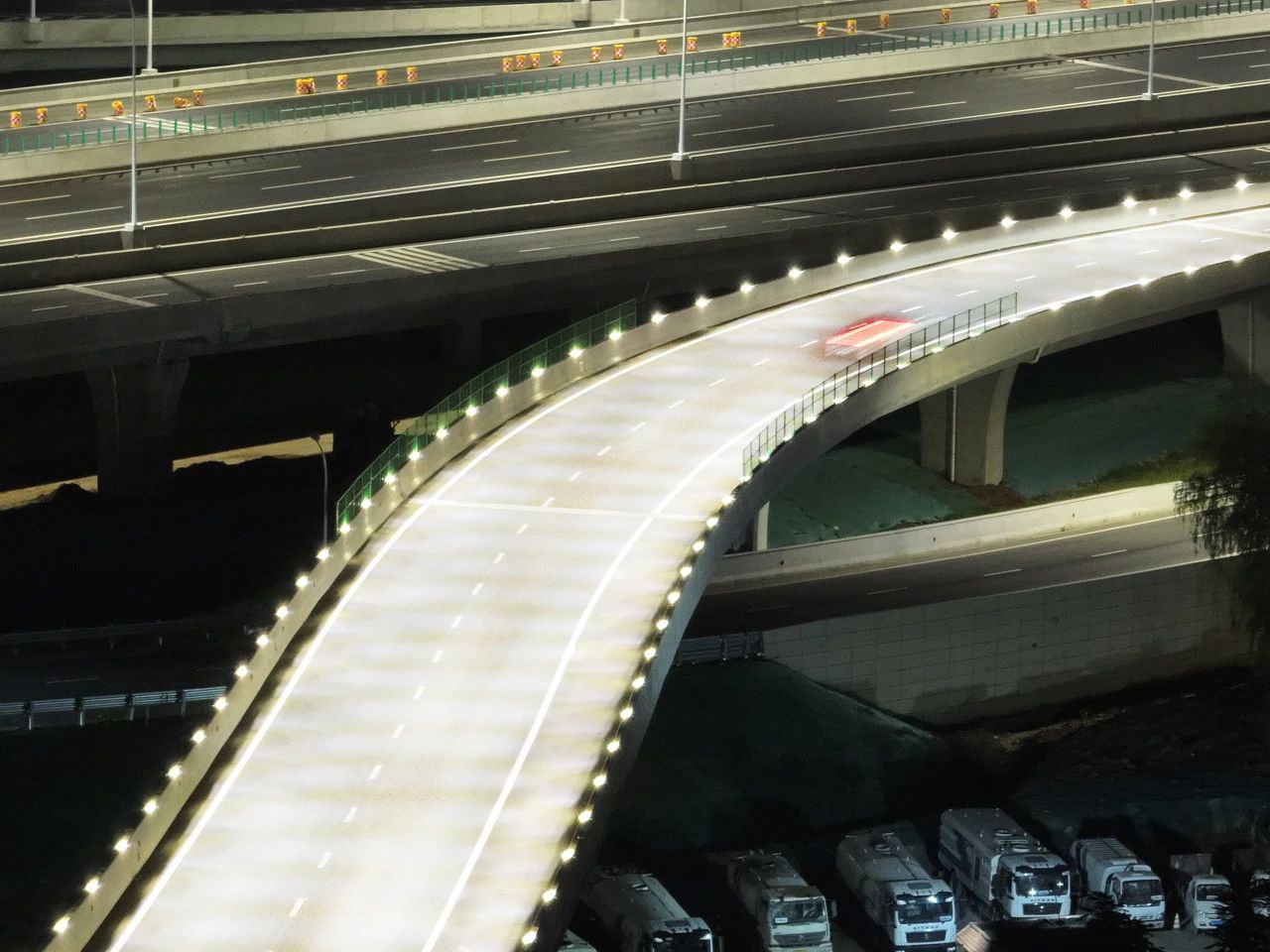 三思,創(chuàng)新,低位照明,照明技術(shù),點(diǎn)亮,濟(jì)南零點(diǎn)立交工程