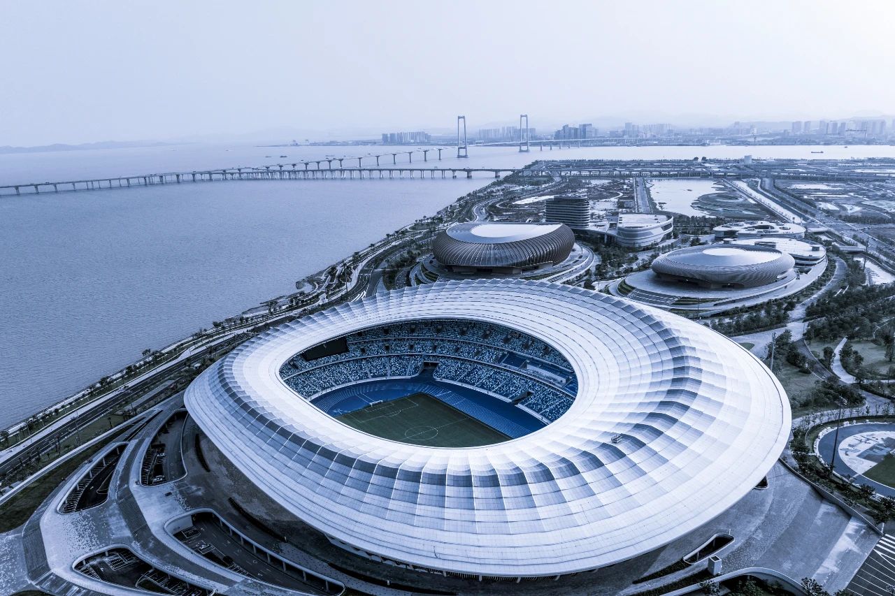 又一創新,三思,雙升降,LED斗屏,點亮,廣州,大灣區,文化體育中心